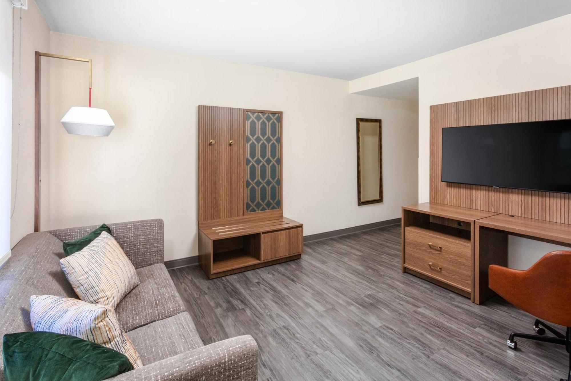 Holiday Inn & Suites Springfield-I-44 By Ihg Exterior photo